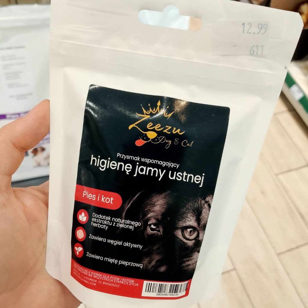 Przysmak funkcjonalny dla psa lub kota wspomagający higienę jamy ustnej Zeezu Dog and Cat